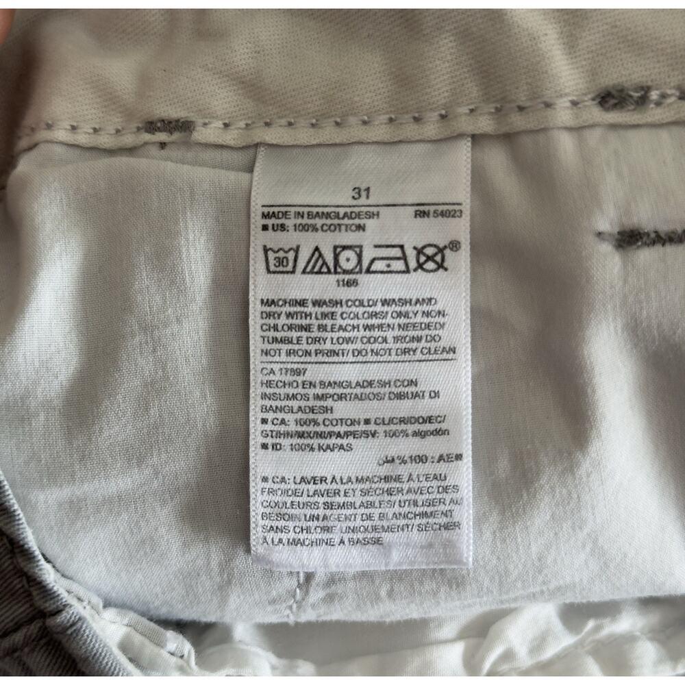 NWOT Old Navy Men’s Lived-In Straight Shorts Light Gray Inseam 10” Size 31 - Picture 4 of 7